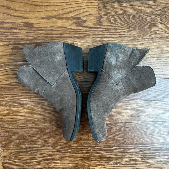 Me Too Brown Suede Leather Booties Sz 6.5 - Picture 6 of 9